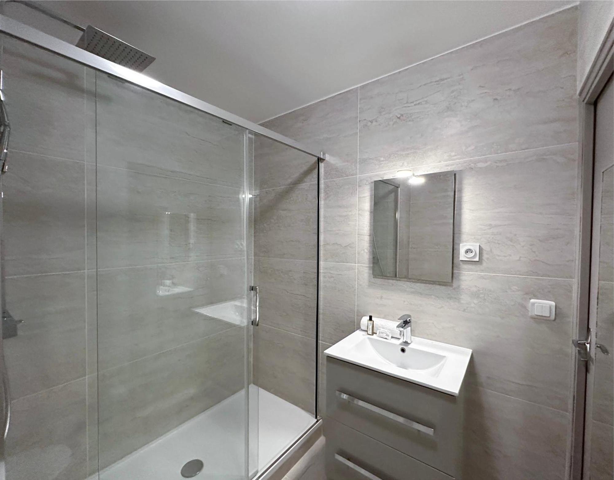 Brand-New Studio With Eiffel Tower View París Exterior foto
