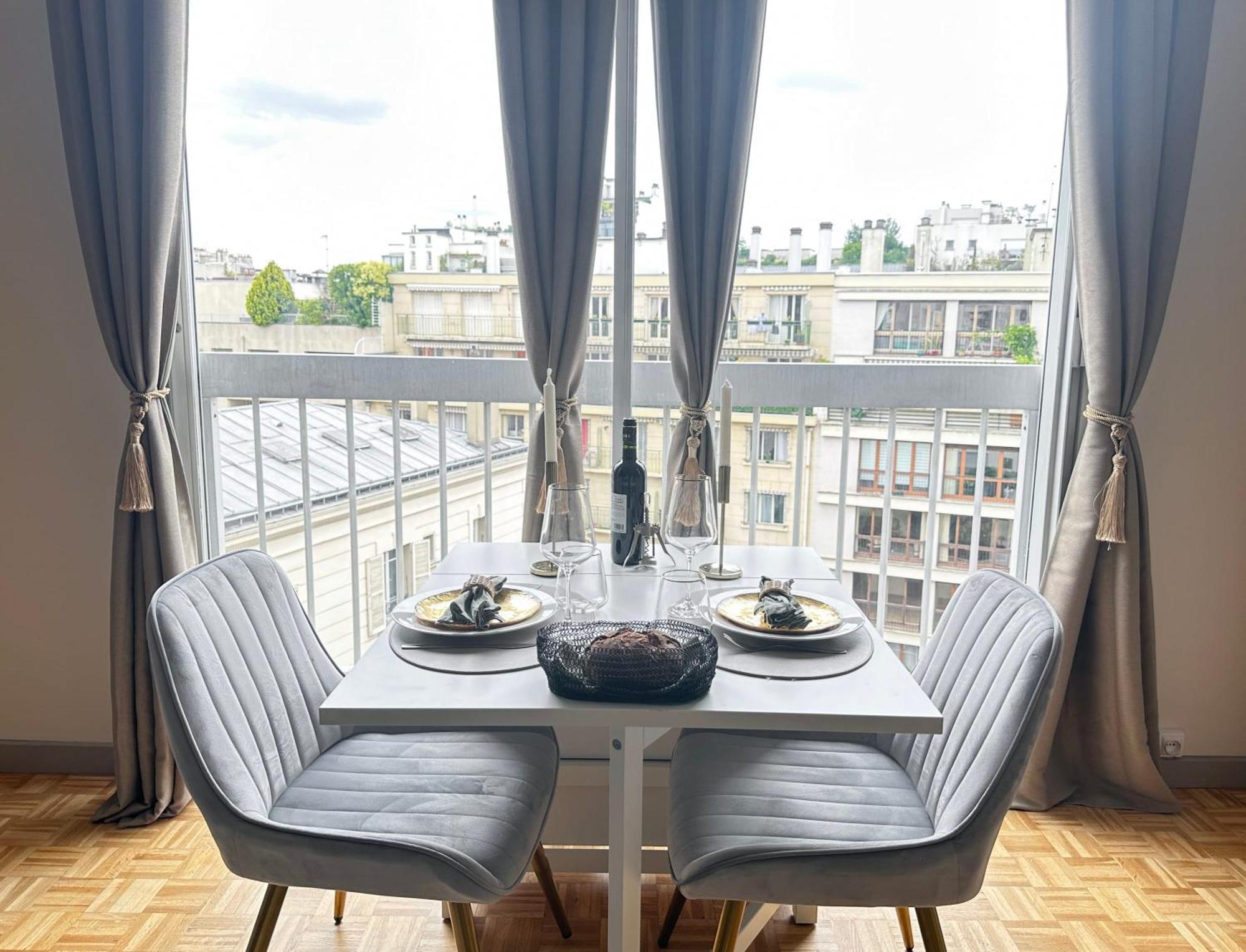 Brand-New Studio With Eiffel Tower View París Exterior foto